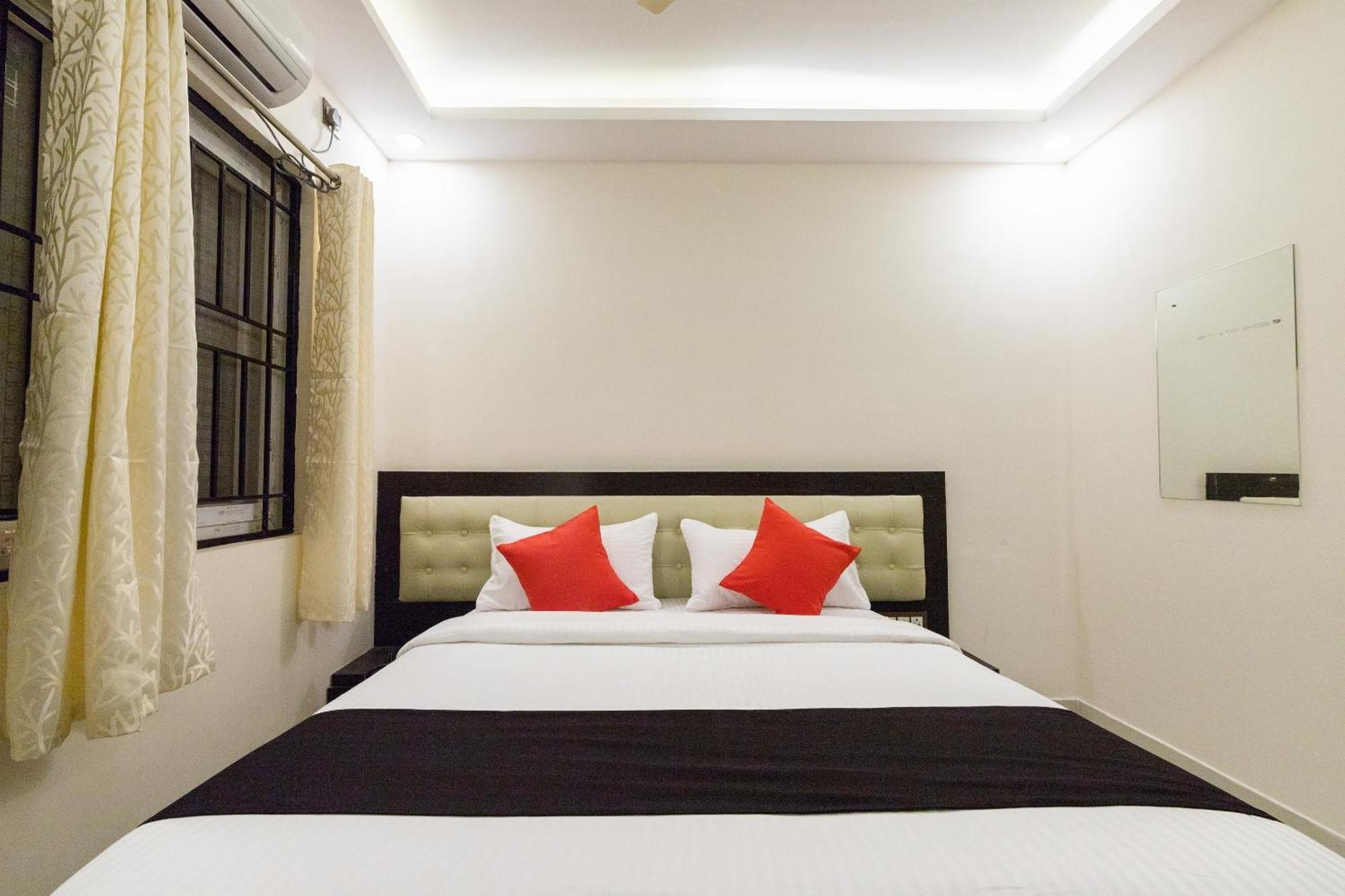 Hotel Super Capital O Regal