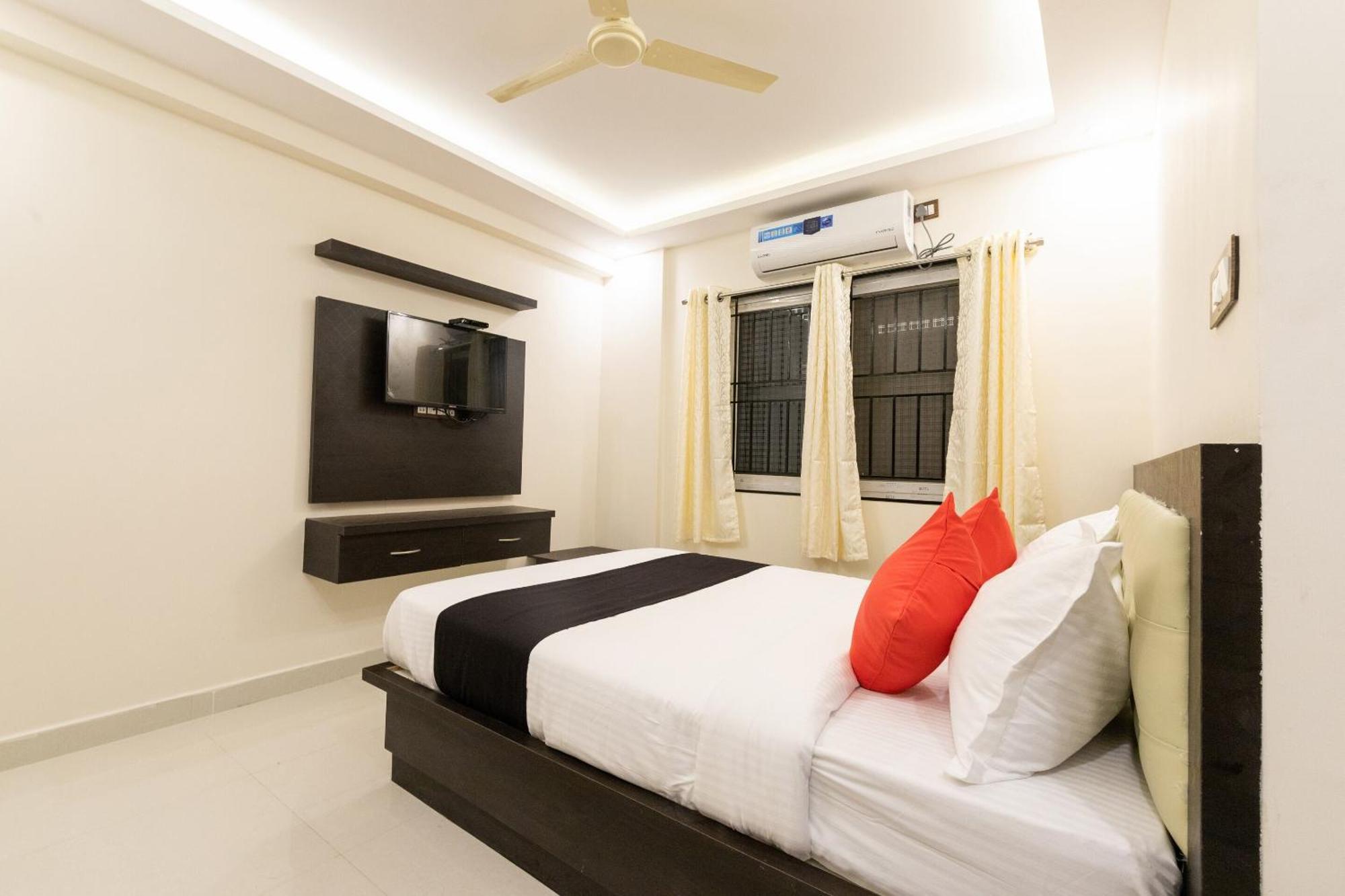 Hotel Super Capital O Regal