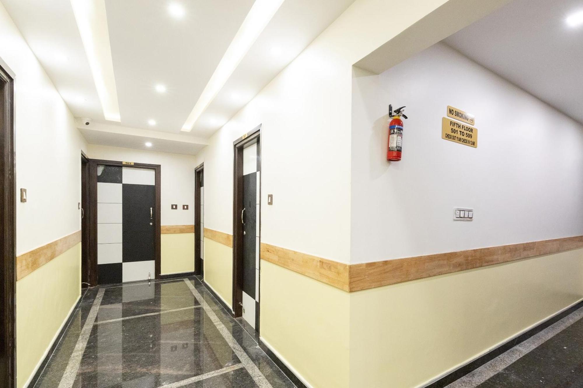Hotel Super Capital O Regal Bangalore